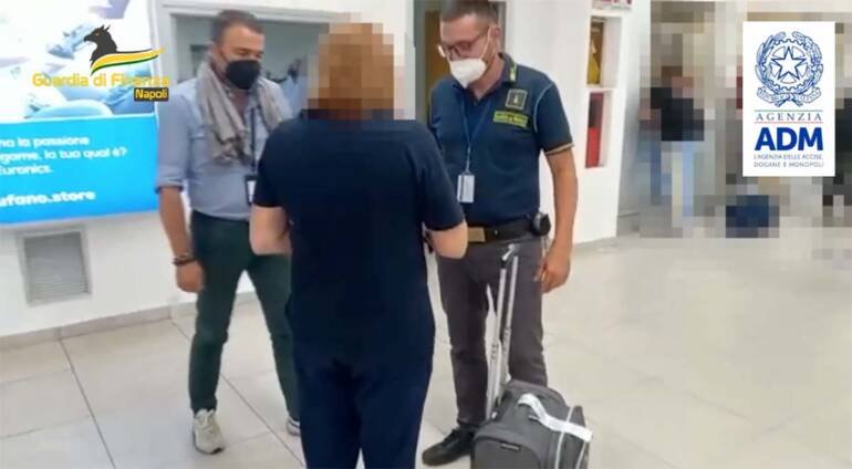 napoli documenti falsi