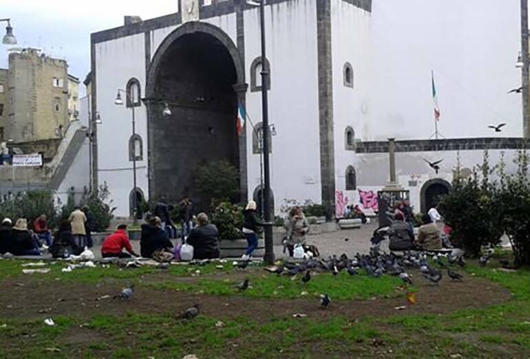 Napoli, Porta Capuana crocevia dei nuovi pusher: arrestato 16enne