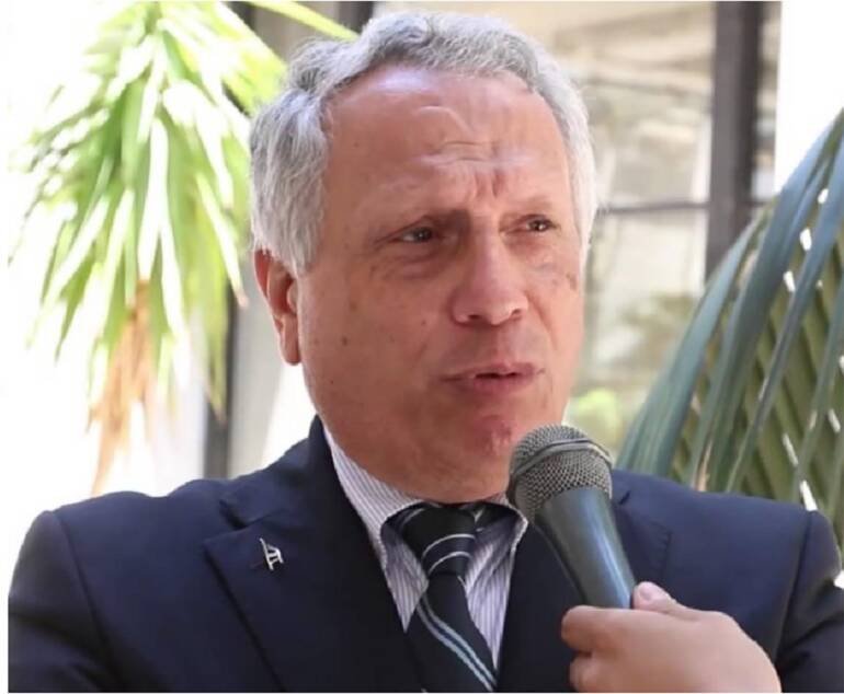 Ipotesi stop isolamento domiciliare positivi al Covid, Miraglia (Biologi): “Decisione assurda”