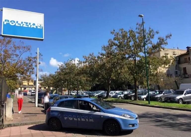 San Giovanni a Teduccio, sorpresi con droga e munizioni: arrestato il padre e denunciato il figlio