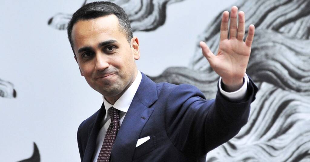 Scissione M5S, Regione Campania e comune di Napoli spaccati in due