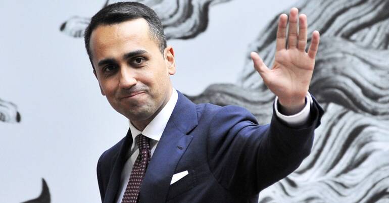 Scissione M5S, Regione Campania e comune di Napoli spaccati in due
