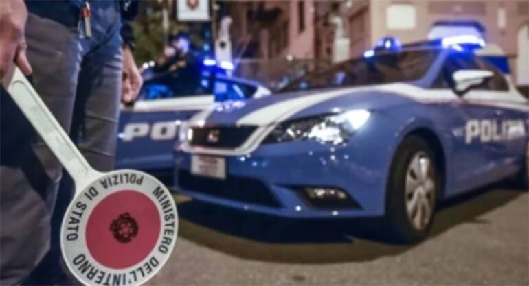 Torre Annunziata, alla guida senza patente: 2 denunciati