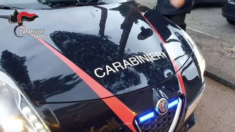 Napoli, fugge con auto rubata e viene inseguito alle Vele dai carabinieri: fermato