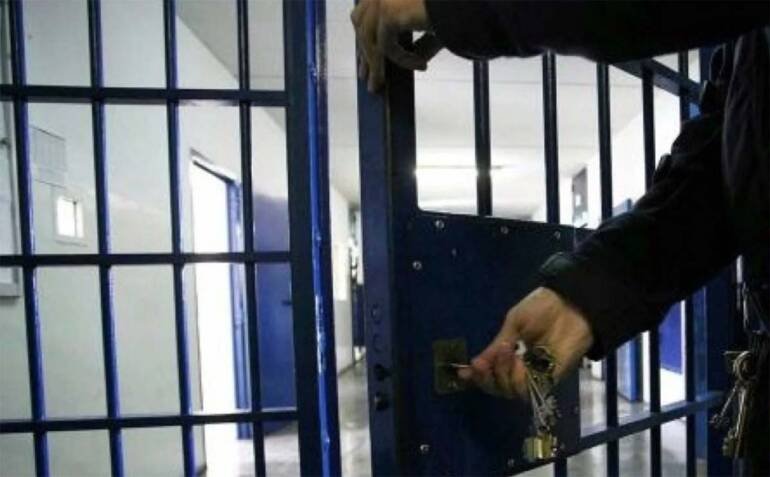 Napoli, molesta un bimbo di 3 anni, arrestato 47enne a Secondigliano