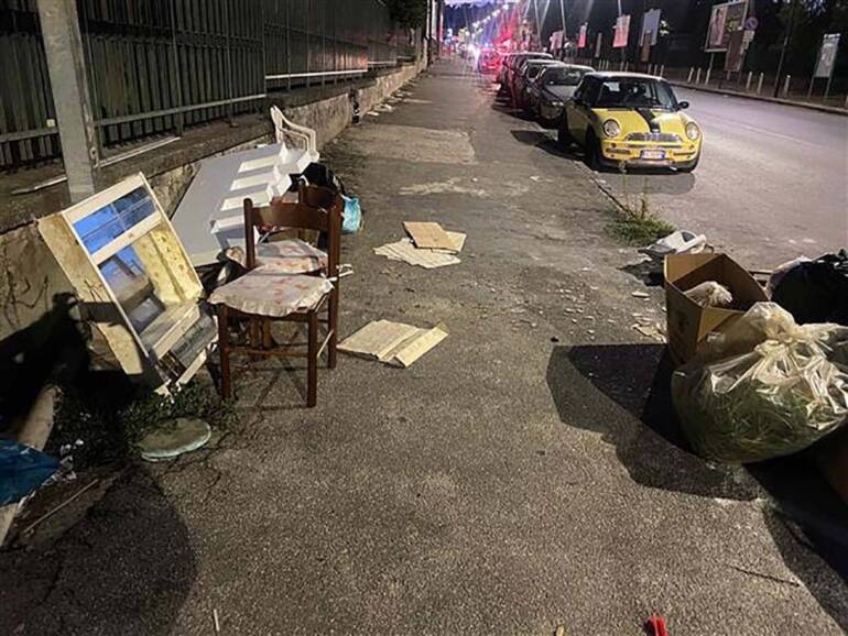 fuorigrotta discarica a cielo aperto