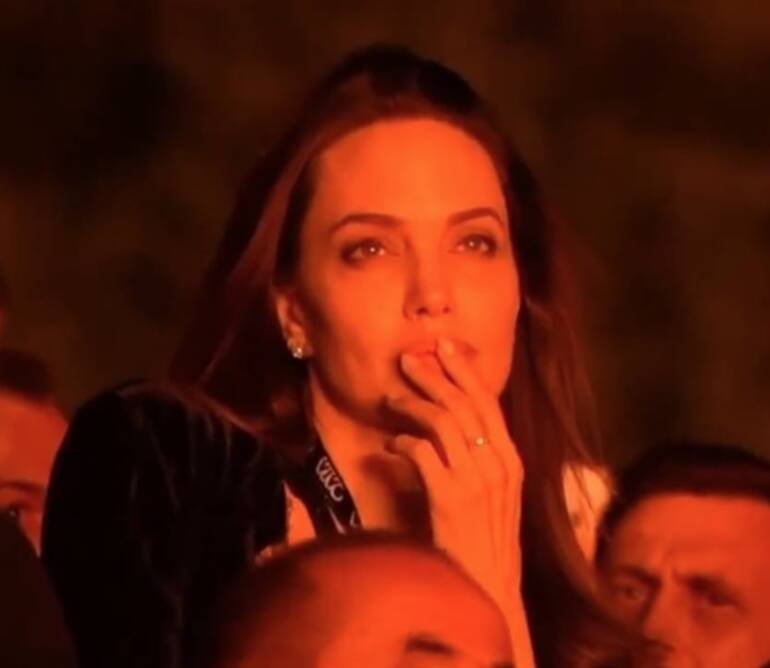 Anche Angelina Jolie tra i 70mila del concerto dei Maneskin al circo Massimo