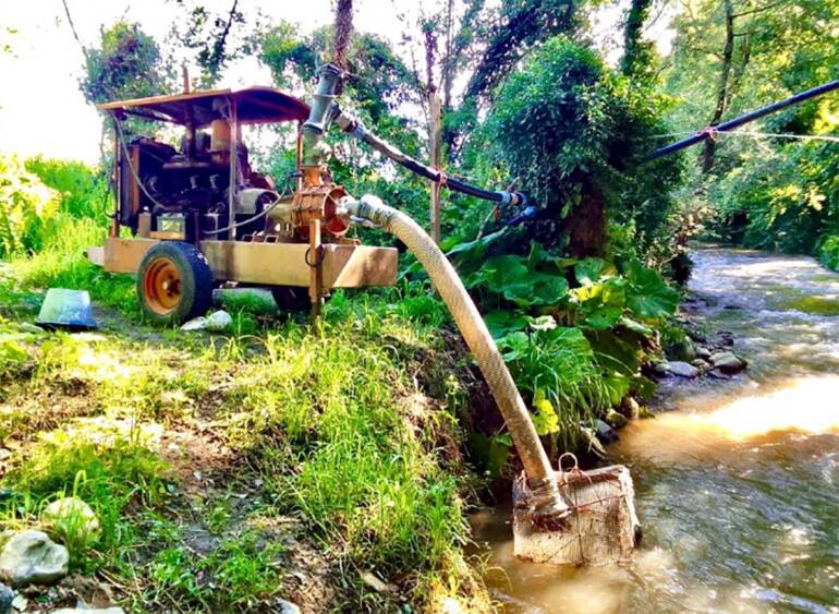 Salerno, prelevava abusivamente acqua dal fiume: denunciato