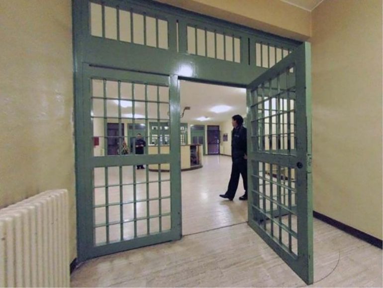 Arrestata a Parigi, trovata morta in carcere: il caso della napoletana Gilda Ammendola