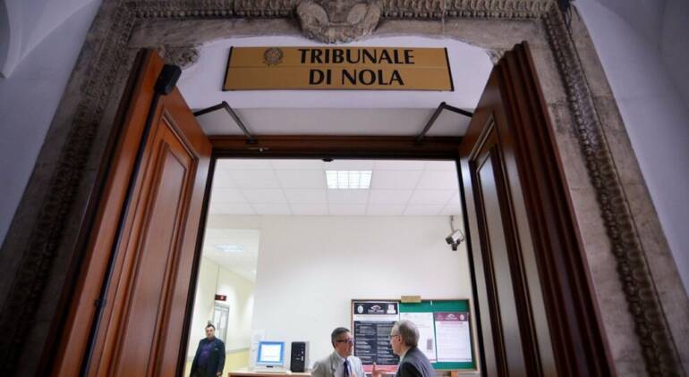 Nola, aste truccate e violenza