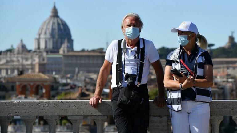 Scende il contagio covid in Italia: oggi 89.830 nuovi casi