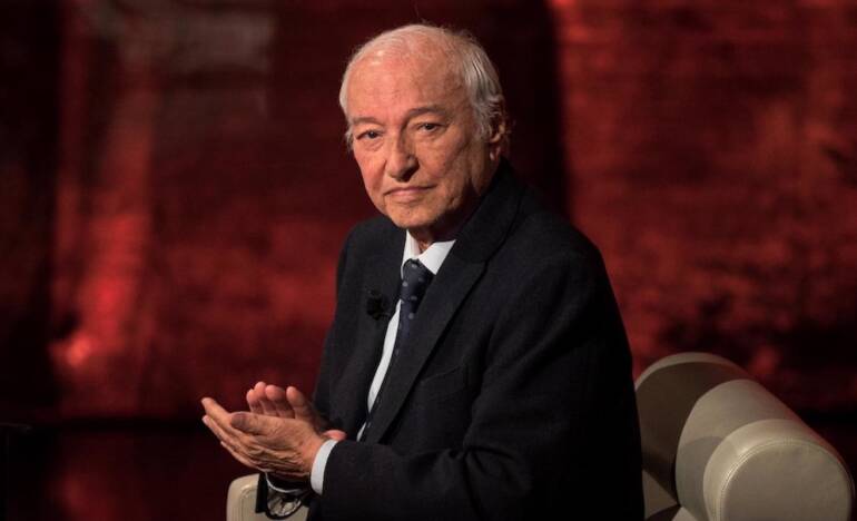 Piero Angela, il suo saluto su SuperQuark: “Mi spiace non essere più con voi”. Il tributo dell’Italia