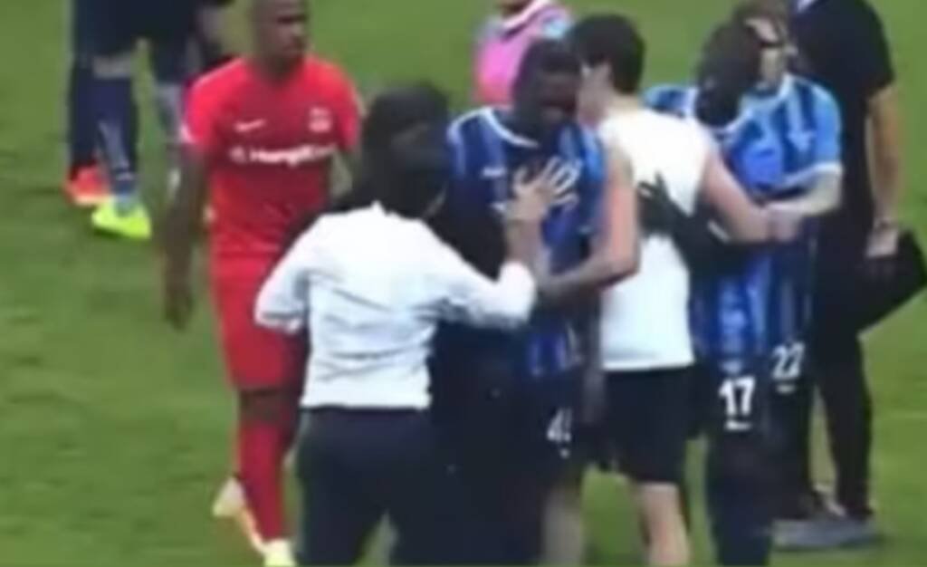 Rissa tra Balotelli e Montella a fine gara: le immagini virali sul web