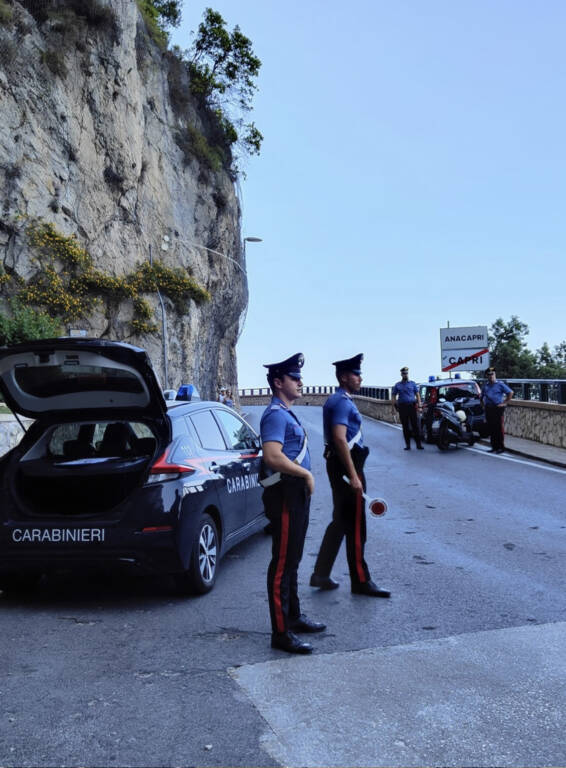 Pusher di crack arrestato dai carabinieri ad Anacapri