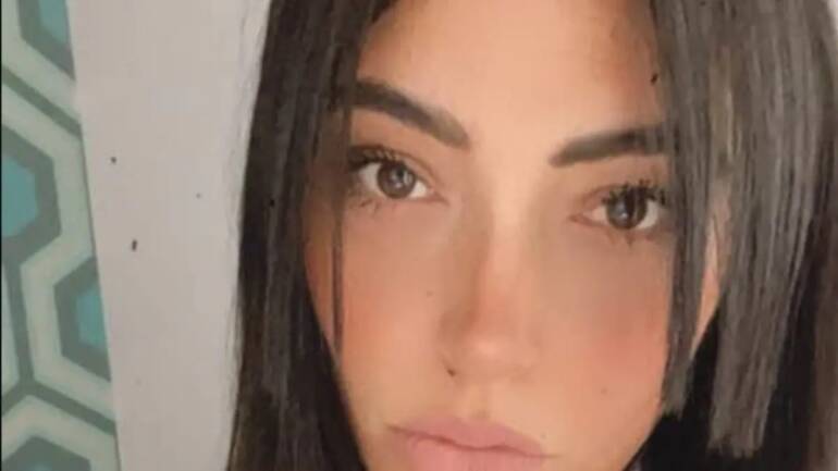 Bufera su Claudia Majolo esclusa dalle liste del M5S solo perchè tempo fa scriveva “Berlusconi ti amo”  c