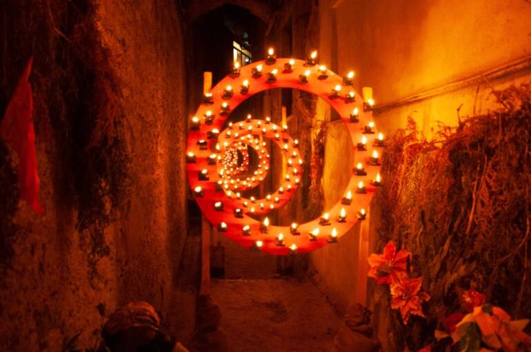Parte la Festa delle Lucerne, il Borgo antico di Somma Vesuviana con 4mila lucerne accese