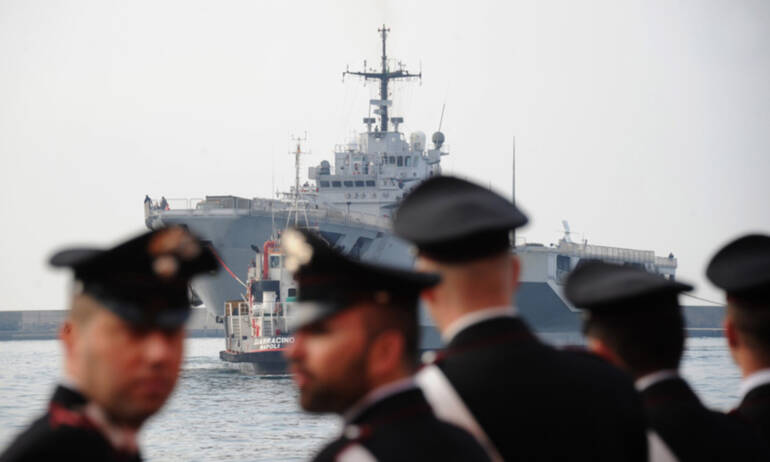Ripartita da Napoli la nave militare greca posta in quarantena