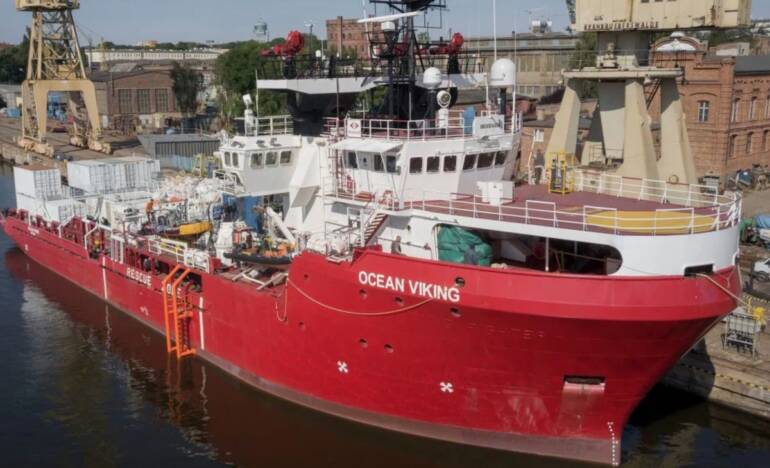 Focolaio covid a bordo Ocean Viking: bloccato lo sbarco a Salerno