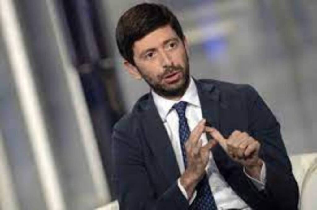 Speranza, ‘Il Covid problema aperto, dose di richiamo sopra i 60 anni’