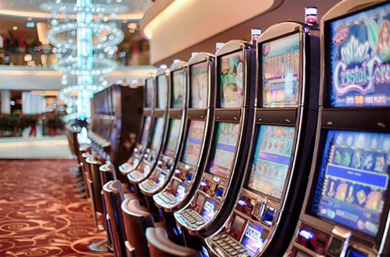 Liberi gli imprenditori Bambace, i re delle slot machine accusati di legami con la camorra