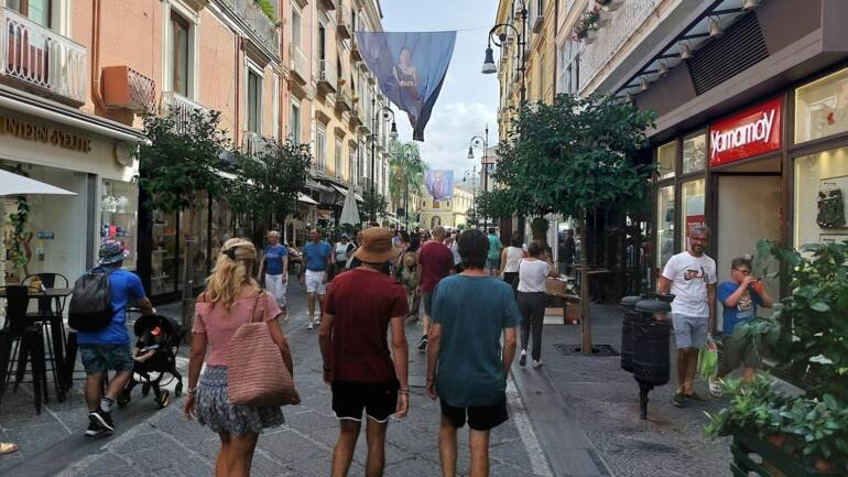 Covid in Campania, nuovo aumento di contagi e ricoveri in degenza