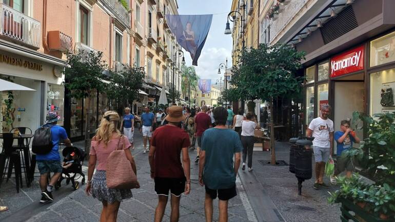 Covid in Campania, in calo i ricoveri, tasso positività stabile