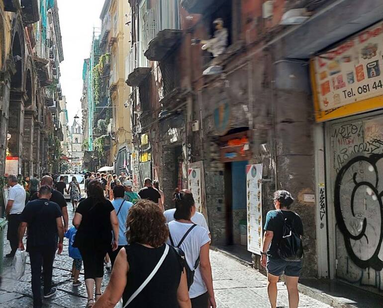 Turismo da record, Napoli si prepara all’assalto di Pasqua: oltre 400mila presenze
