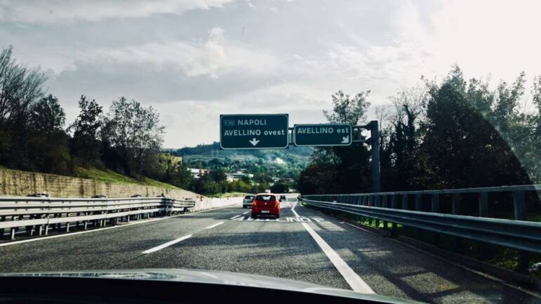 Codice della strada, il nuovo format per sensibilizzare giovani e corso guida