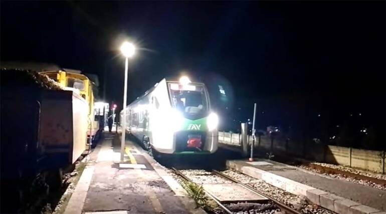 Alifana, nuovo treno per i pendolari casertani: farà 140 km all’ora