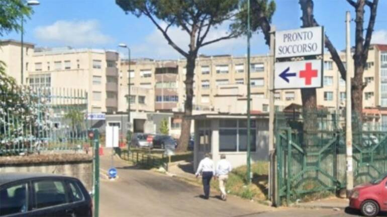 Movida violenta ad Aversa, giovane accoltellato