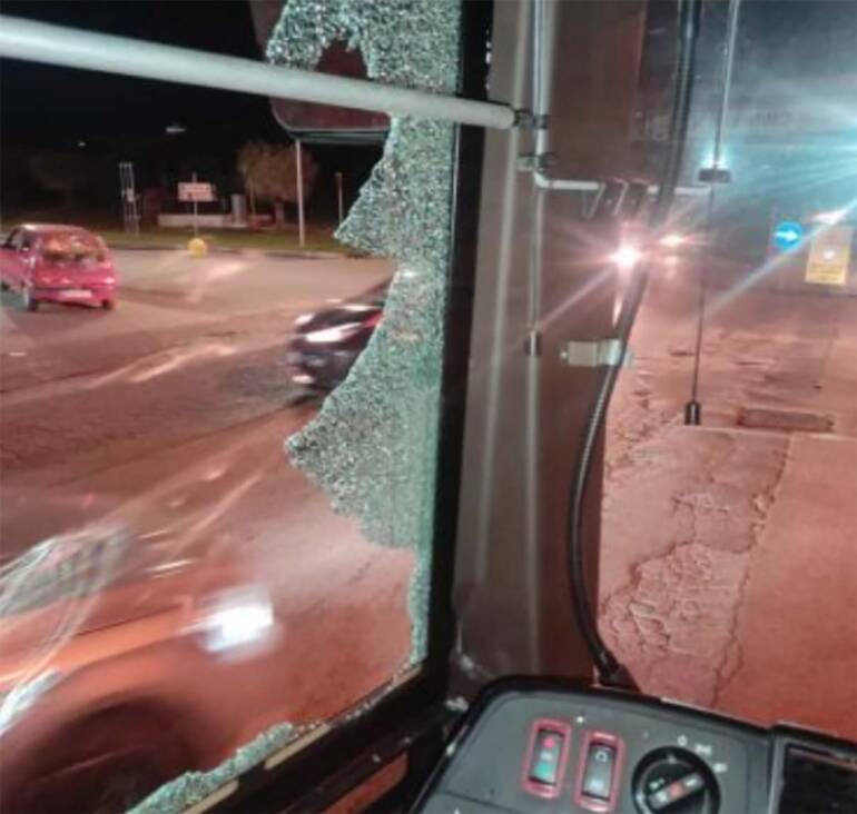 Aversa, autista del bus della CTP aggredito da un automobilista