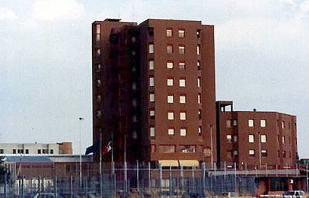 Non-EU psychiatric prisoner attacks prison officers in Benevento prison