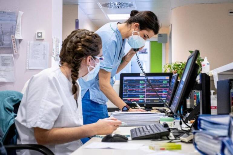 Covid in Campania, oltre duemila casi, incidenza al 15.71%