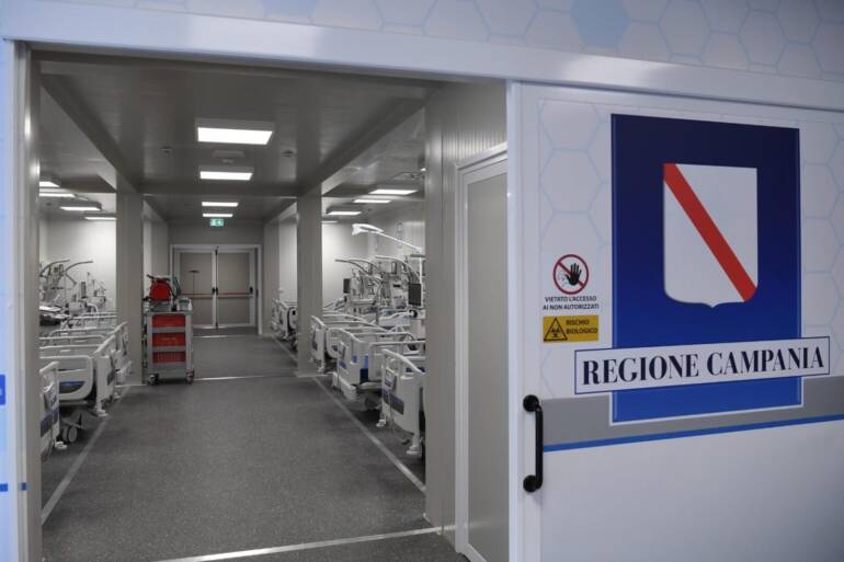 Covid in Campania ricoveri in calo in Campania, stabile tasso positività