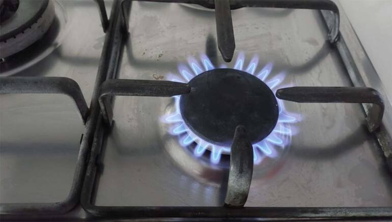 Aumenta bolletta del gas, 1.866 euro a famiglia nel 2022