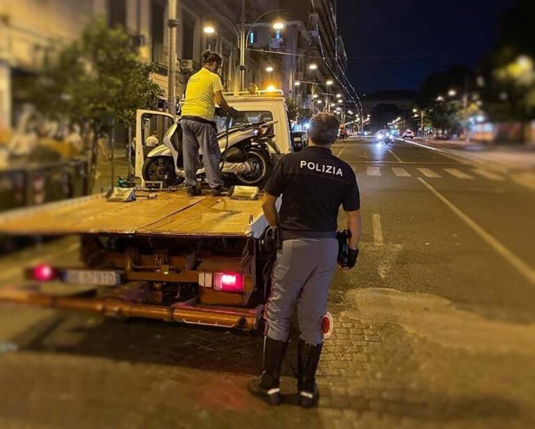 Napoli, controlli in piazza Cavour e nel rione Sanità: oltre 100 identificati