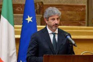 Fico accelera in Campania, ma il centrodestra non molla. Cirielli: “I sondaggi? Li comanda chi paga”