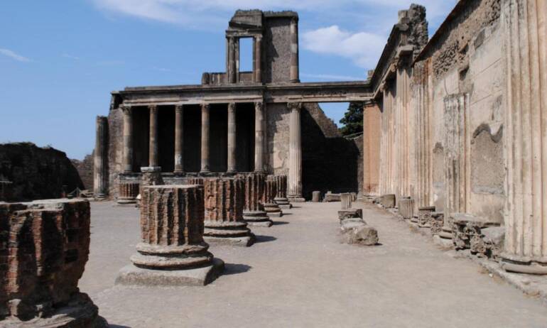 Stato di agitazione dei precari dei parchi archeologici di Pompei, Reggia di Caserta e Roma