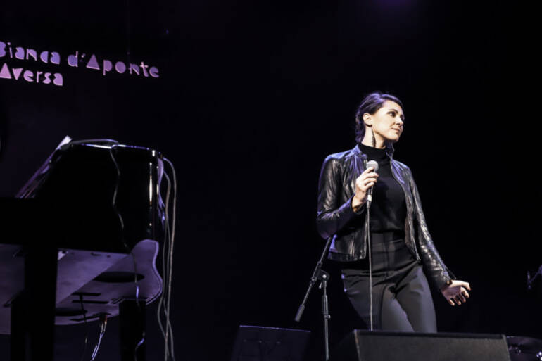 Simona Molinari, Pacifico e Raiz sono i primi ospiti del 18° Premio Bianca d’Aponte