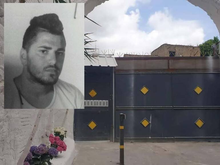 Arzano, ancora non si abbatte la casa abusiva del boss: la denuncia del giornalista Mimmo Rubio