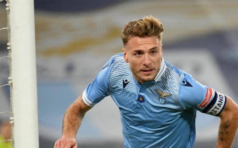Lesione muscolare per Immobile: lungo stop, torna nel 2023