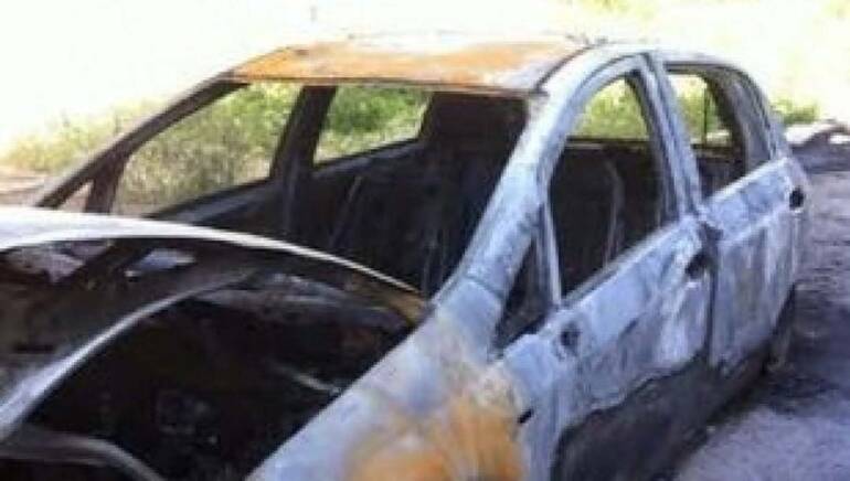 incendiata auto assessora (2)