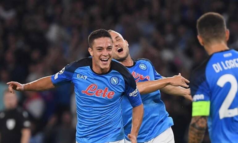 Napoli inarrestabile: poker all’Ajax e qualificazione agli ottavi di Champions
