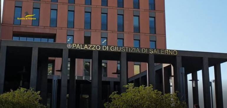 giffoni, maltrattamenti alla ex compagna
