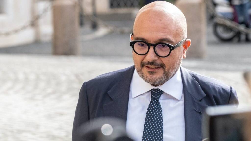 L’ex ministro Sangiuliano ascoltato per 4 ore in Procura a Roma
