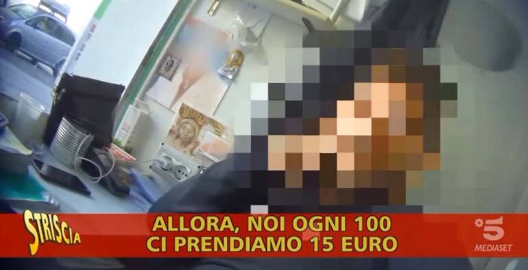 Carta del reddito di cittadinanza usata come bancomat a Maddaloni
