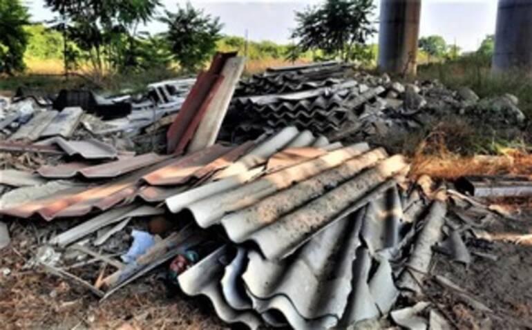 Scoperti cumuli di amianto, il sindaco di Casaluce: ‘Chi ha visto mezzi sospetti ci aiuti’
