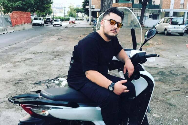 Omicidio Artiano al Rione Traiano, i giudici: “Gianluca Muro bloccò la vittima mentre il figlio sparava”