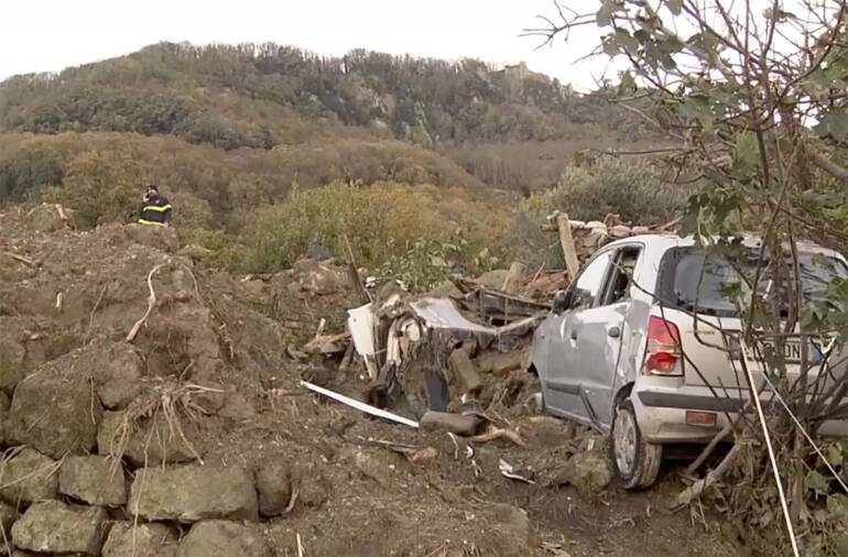 Frana Casamicciola ricerche dispersi