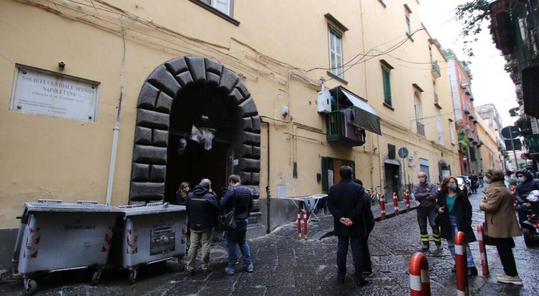 Napoli sequestrati 19 appartamenti pizzofalcone